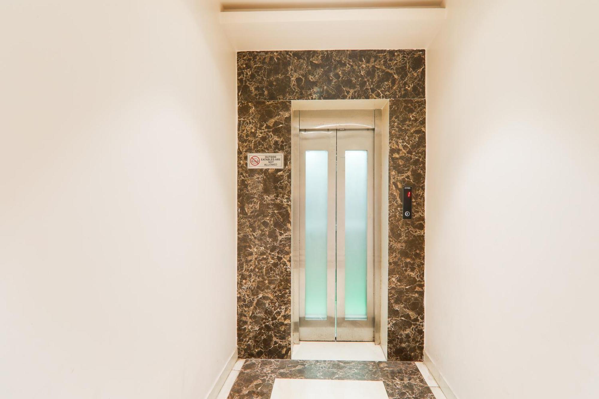 Super Townhouse Viraj Khand Formerly Veridian Inn Chinhat Bagian luar foto